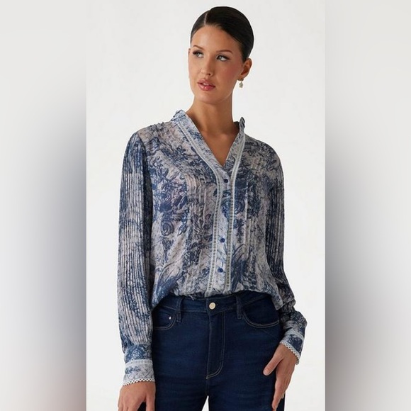 GUESS - NWT Josette long sleeve floral chiffon top XS - Picture 3 of 15